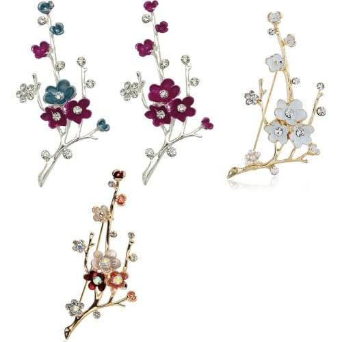 Winkle Plum Blossom flower Brooches Women White Enamel Flower Golden Ally Bouquet Brooch Pins Coat Jewelry