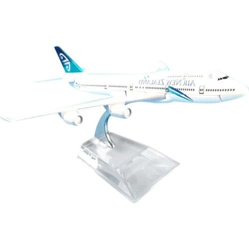 /400 Scale Alloy Aircraft Boeing 747 Delta Airlines Airlines 16cm Alloy Plane B747 Model Toys Children Kids Gift for Collection