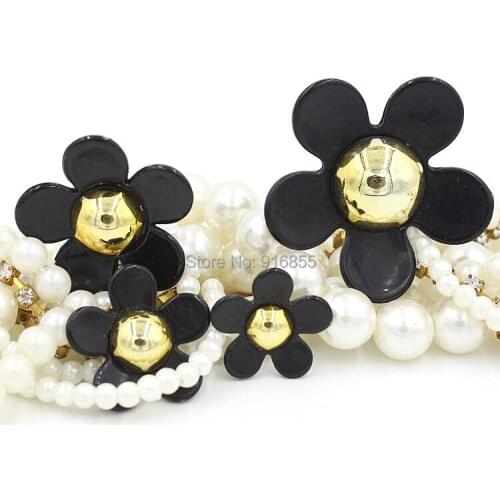 Free shipping 4sets (4 sizes each 4 PCS)craft black/gold Sunflower/Daisy Resin Flatback,resin flower for phone DIY,decoration