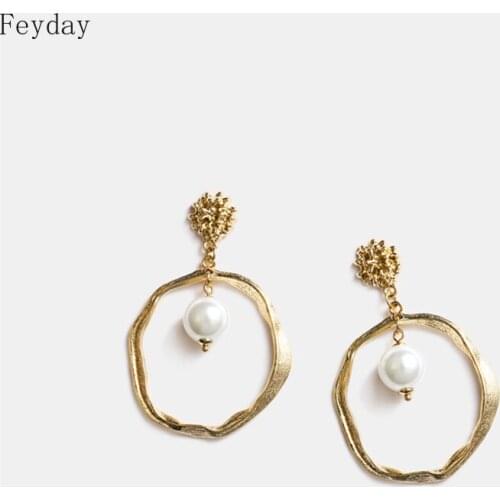 Round Hollow Dangle Korean Earrings Fashion Statement Gold Simulated Pearl Drop Earrings for Women Aretes De Mujer Modernos 2020