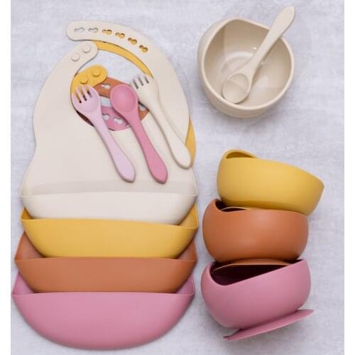 New Colors Feeding Childrens Tableware Set Food Grade Silicone Waterproof Bibs Baby Suction Bowl Plate Sippy Cup And Spork