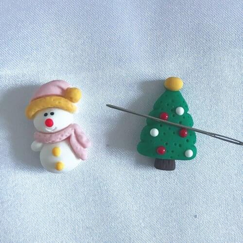 Christmas Style Needle Minder Lovely Snowman Xmas Tree Needle Keeper for Embroidery Cross Stitch, Needlework