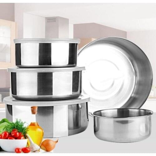 Stainless steel bowls Comes with clear plastic lids