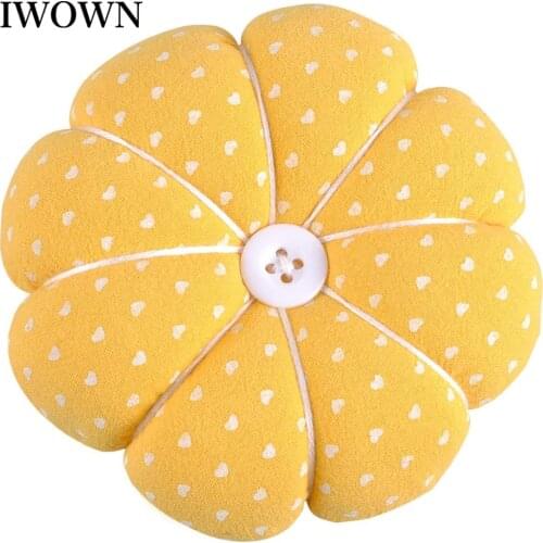1pcs Pin Cushion Polka Pumpkin Wrist Pin Cushions Wearable Needle Pincushions Polka Yellow Dots for DIY Sewing Accessories
