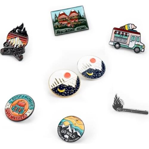 Climber Mountain Peak Metal Enamel Brooch Outdoor Camping Adventure Bonfire Badge Pin Creative Traveler Jackets Backpack Jewelry