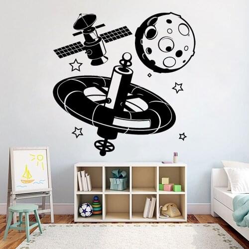Space Astronaut Wall Sticker Vinyl Decal Moon Planet Universe Teenagers Cool Decor Wall Decals for Boys Room Decoration Z498