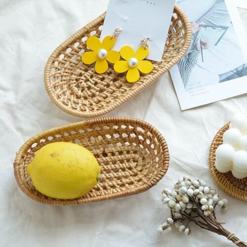 2020 New Rattan Woven Handmade Plate Fruit Breakfast Bread Candy Basket Desktop Snacks Small Part Storage Plate Decorative Plate