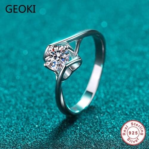 Geoki 0.5-1 ct Diamond Test Passed Romantic Perfect Cut Moissanite Ring 925 Sterling Silver D Color Stone Rings Wedding Jewelry