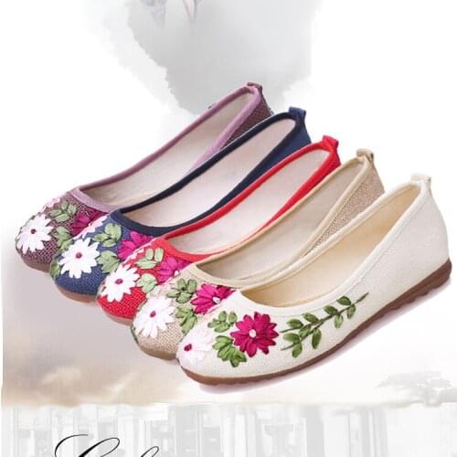 Linen embroidered womens shoes cheongsam costume single Chinese style flat old Beijing embroidered cloth shoes show