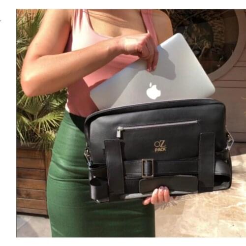 Traveler Black Big Laptop