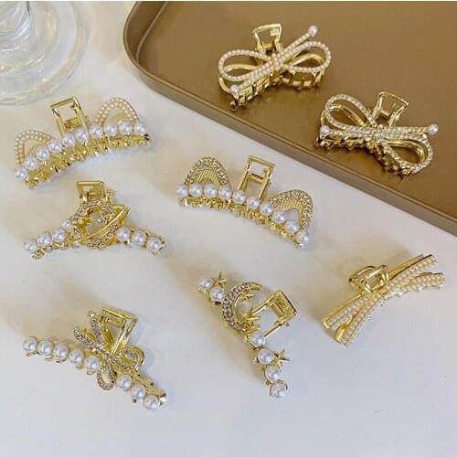 Simple Metal Pearl Hollow Geometric Hair Claw Ladies Elegant Hair Accessories Alloy Diamond Hairpin Headdress Fashion Headwear
