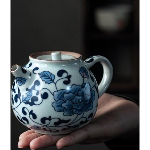 Blue and White Porcelain Teapot Handmade Ceramic Teapot Kung Fu Tea Set Small Single Pot Handle Pot Tea Making Device Tea Pot