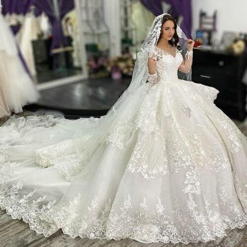 Luxury Long Sleeve Tiered Skirt Ball Gown Wedding Dress V-Neck Appliques Lace Lace Up Back Dubai Arabic Bridal Wedding Dresses