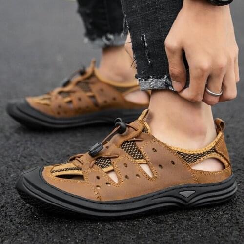 2021 Mens Casual Sandals Breathable Genuine Leather Male Sandals Soft Sole Outdoor Beach Shoes Comfortable Footwear Shoes
