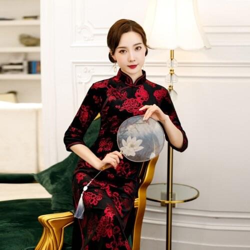 Autumn Gold Velvet Long Cheongsam Retro Style Stand Collar Three Quarter Sleeve Bronzing Performance Cheongsam Modern Qipao