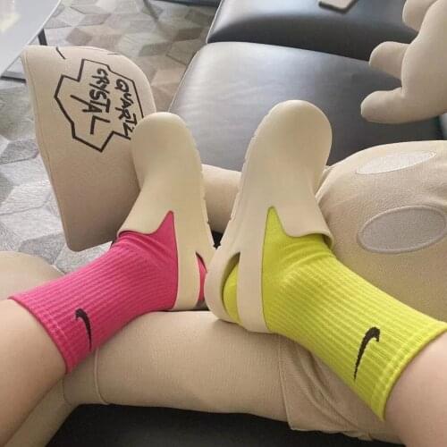 2021 New Summer Womens Shoes Jelly Shoes Flat Toe Cap Sandals Woman Rubber Shoes Rain Boots Platform Sandals Ladies Slippers