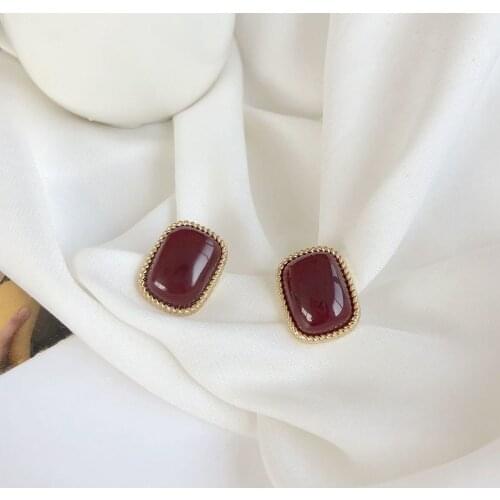 Korean Retro Simple Geometric Square Clip Earrings French Elegant Resin Red Stone Clip on Earrings No Piercing Women