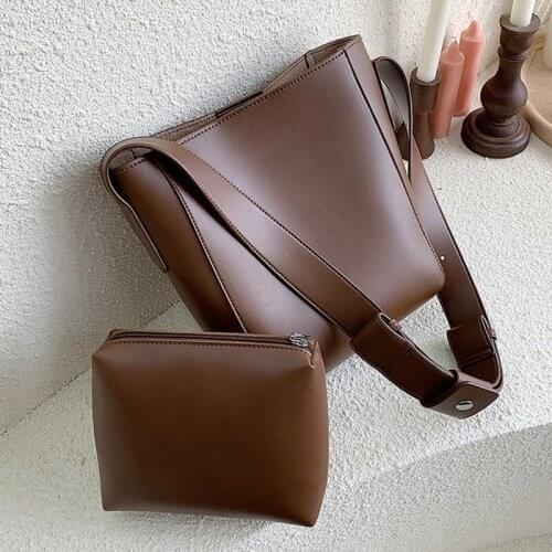 High Capacity Solid Color PU Leather Crossbody Bags For Women 2021 Bucket Bags Lady Handbags With Wide Belt Travel Handbags