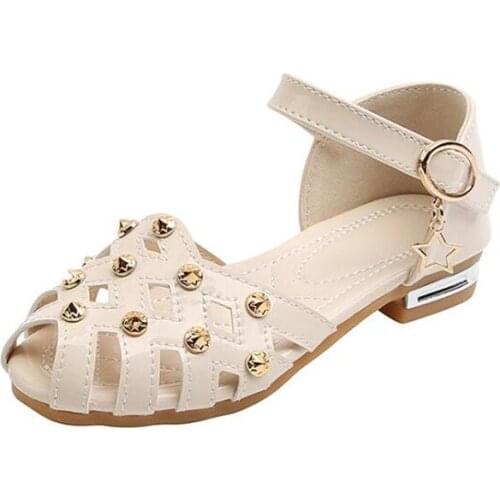 Girls Rivet Sandals 2021 New Summer Korean Princess Shoes Hollow Breathable Fashion Beach Shoes
