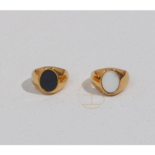 2021 New Black White Shell Oval Bold Statement Gold Rings For Women Tarnish Free Stainless Stell Geometric Ring For Party