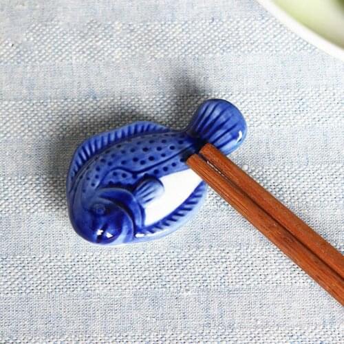 2pcs/set Household Chopstick Shelf Herring Fish Ceramic Chopstick Holder Resturant Tableware Home Decor