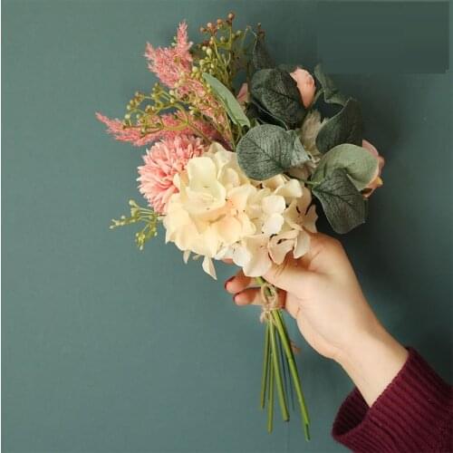 Artificial Silk Rose Bouquet Eucalyptus Bride Holding Flowers Home Party Interior Decoration Fake Wedding Flower Decor