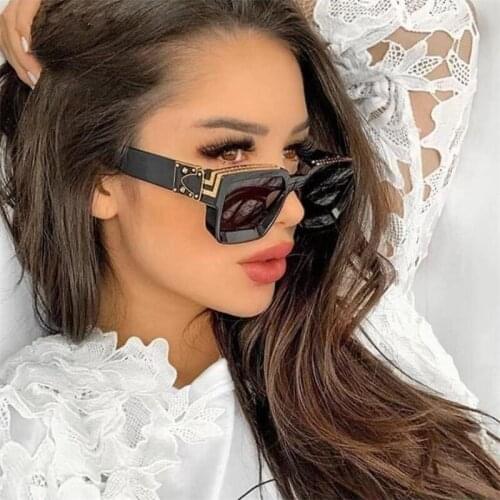 New Fashion Womens Sunglasses Female Trending Brand Designer Vintage Retro Square Classic Sun Glasses For Women Men Gradient