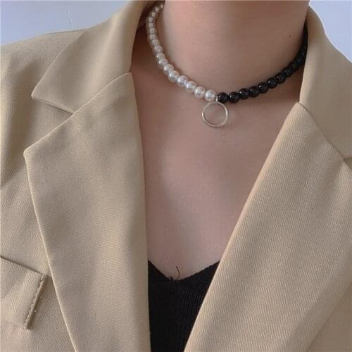 Orgin Summer Minimalist Black White Contrast Color Pendant Necklace for Women Circle Beaded Necklace Jewelry Accessories
