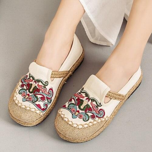Women Summer Hemp Loafers Round Toe Flat Heeled Shoes Ladies Ethnic Floral Embroider Straw Braid Casual Sneakers Vintage Sandal