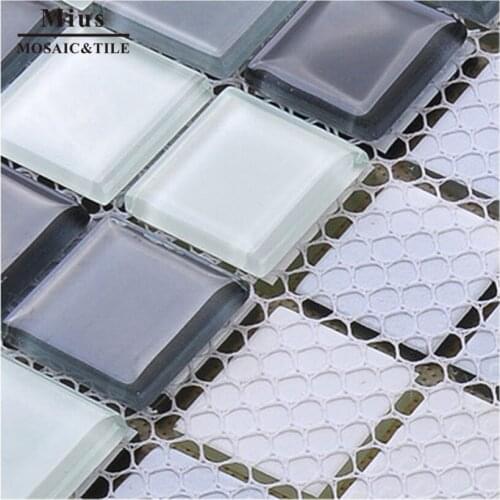 Grey crystal glass mosaic tile pattern