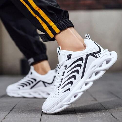 Running Shoes Lightweight Sports 2021 new men Fashion Sneakers Mesh Casual