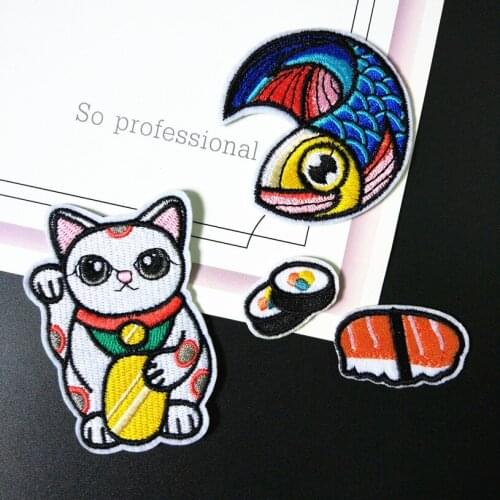 Custom Wholesale New Computer Embroidery Patch Japanese Style Lucky Cat Salmon Embroidery Brooch Cloth Sticker