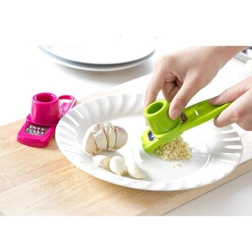 1PC Creative Garlic Presser Ginger Cutter Candy Color Grinding Tool Multi-function Magic Garlic Presses Cooking Gadgets Tool