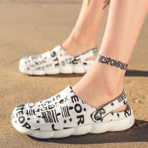 2021 Women Slip On Casual Garden Clogs Waterproof Shoes Woman Classic Nursing Clogs Hospital Women Work Medical Sandals