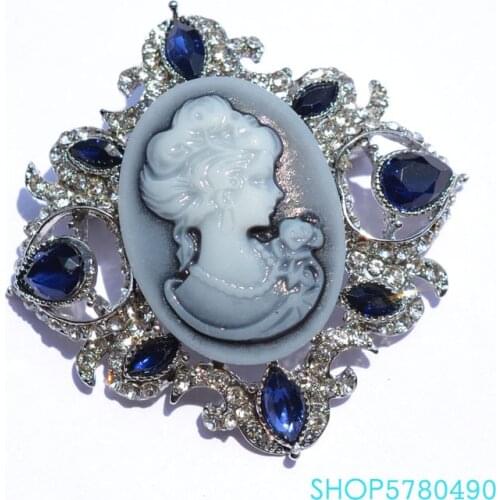 Classic Jewelry Noblewoman Brooch Women Vintage Breast Pin Crystal Potrait Brooch Blue Color Garments Ladies Coat Accessories