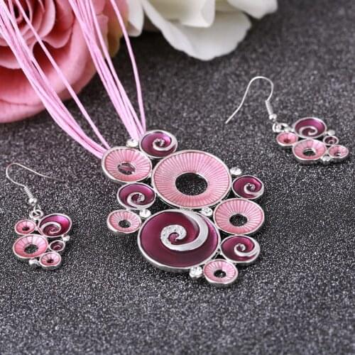 Tibetan Crystal Stone Enamel Jewelry Sets Alloy Pink Color Rope Chain Necklace Circle Round Hollow Pendant Necklace Jewelry Set