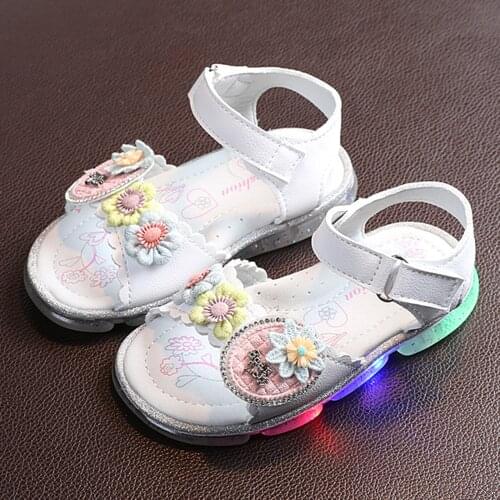 Summer 2021 LED lighting childrens shoes soft soled beach shoes luminous shoes girls' anti kicking sandals baby girl shoes Sale
