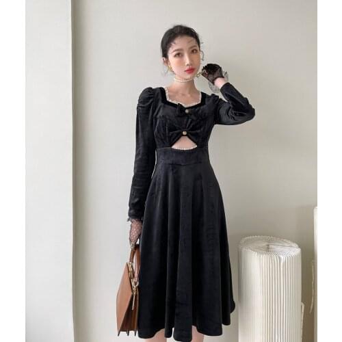 2021 New French Style Square Collar Retro Hollow Black Velvet Dress Bottoming Midi Dress Female Fashion Elegant Sexy Women