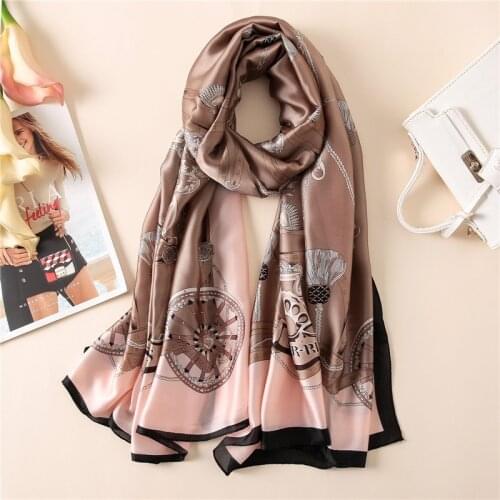 China new style Autumn and winter women soft print scarves hijab lady beach silk muffler Popular warm shawl Seaside fashion wrap