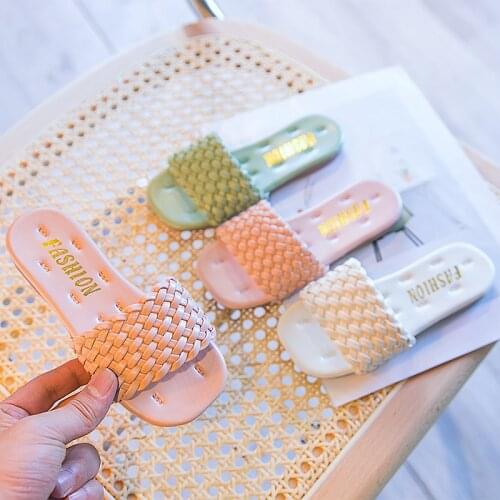 Girls Fashion Slippers 2021 New Summer Kids Solid Weave Pu Leather Anti-slip Rubber Soft Princess Shoes Beach Slippers Baby Shoe