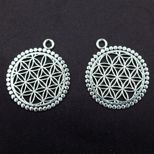 8pcs Silver Plated Hollow Wreath Round Retro Necklace Bracelet DIY Metal Jewelry Alloy Pendants 30*25mm A1