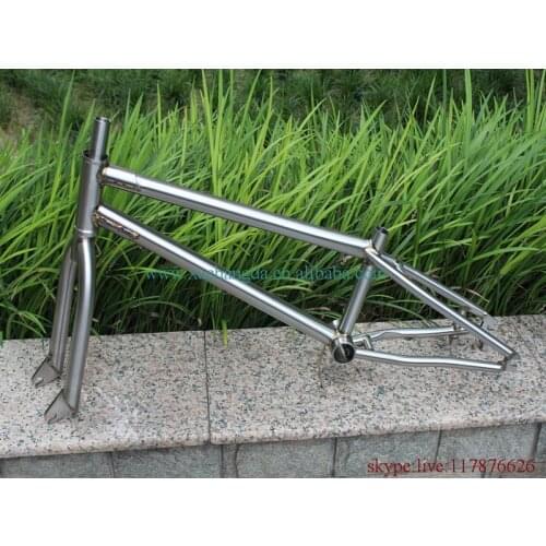 Titanium bmx bicycle frame with integrated head tube and truss dropouts BSA thread BB shell