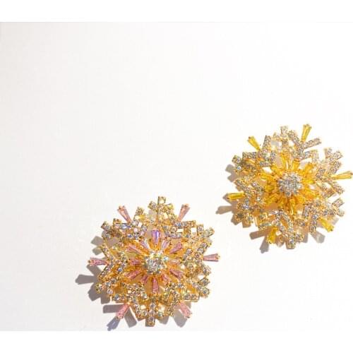 Elegant Rotatable Snowflake Brooches for Women Luxury Pink Yellow Zircon Brooch Wedding Jewelry Accessories Pageant Pin broche