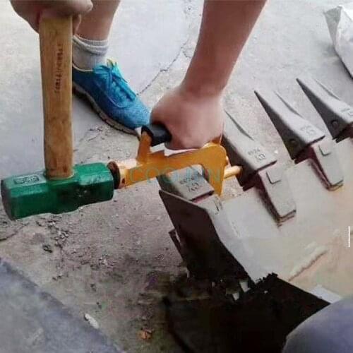 Excavator salesman fight tooth pin tool sales artifact applicator accessories Excavator accessories