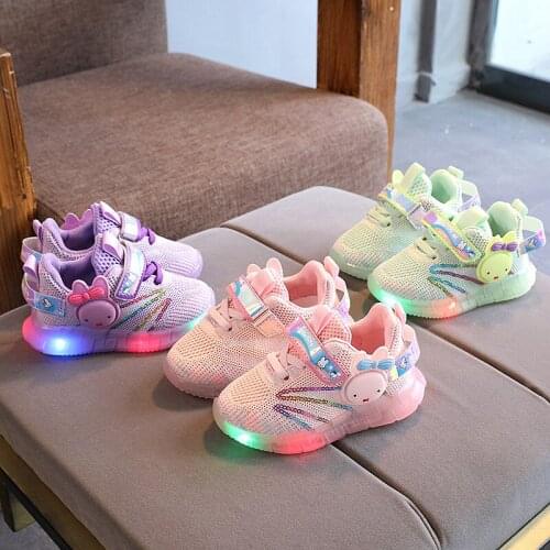2021 New Kids Luminous Sneakers For Girls Boys Women Shoes with Light Led Shoes Glowing Lightweight Outdoor Sneakers Size 22-31