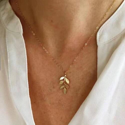 Fashion Personality Womens Necklace Creative Retro Simple Small Leaf Metal Pendant Necklace 2021 Trend New Product Party Gift