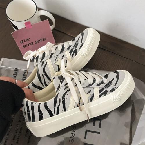 2021 New Zebra Pattern Star Canvas Shoes Womens Fashion Design Board Shoes