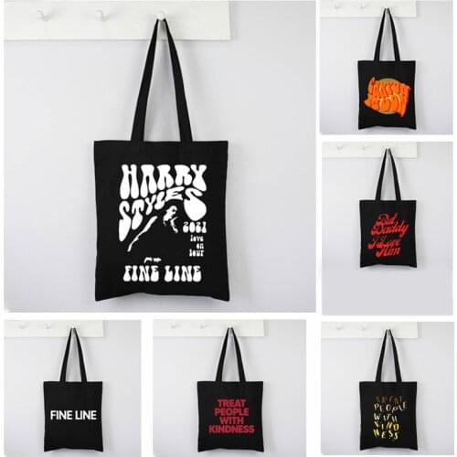 Vintage Fine Line Black Print Women Shopping Canvas Bag Treat People with Kindness Eco Harajuku Shopper Bags Letter