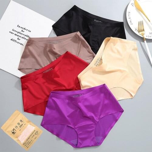 Luxury color one-piece seamless womens underwear comfortable and breathable seamless middle waist briefs multi-color optional