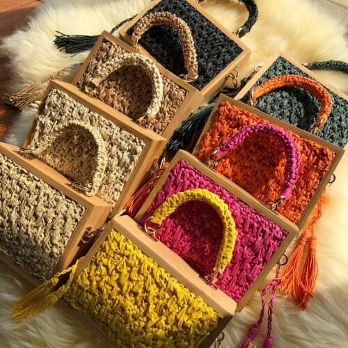 Spring and Summer 2021 New Wooden Frame Straw Woven Bag Cash Flow Susen Hand Bag Messenger Bag Womens Holiday Beach Bag